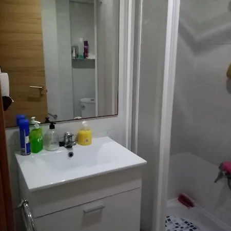 Silenciosa Cerca Del Hospital Valdecilla *